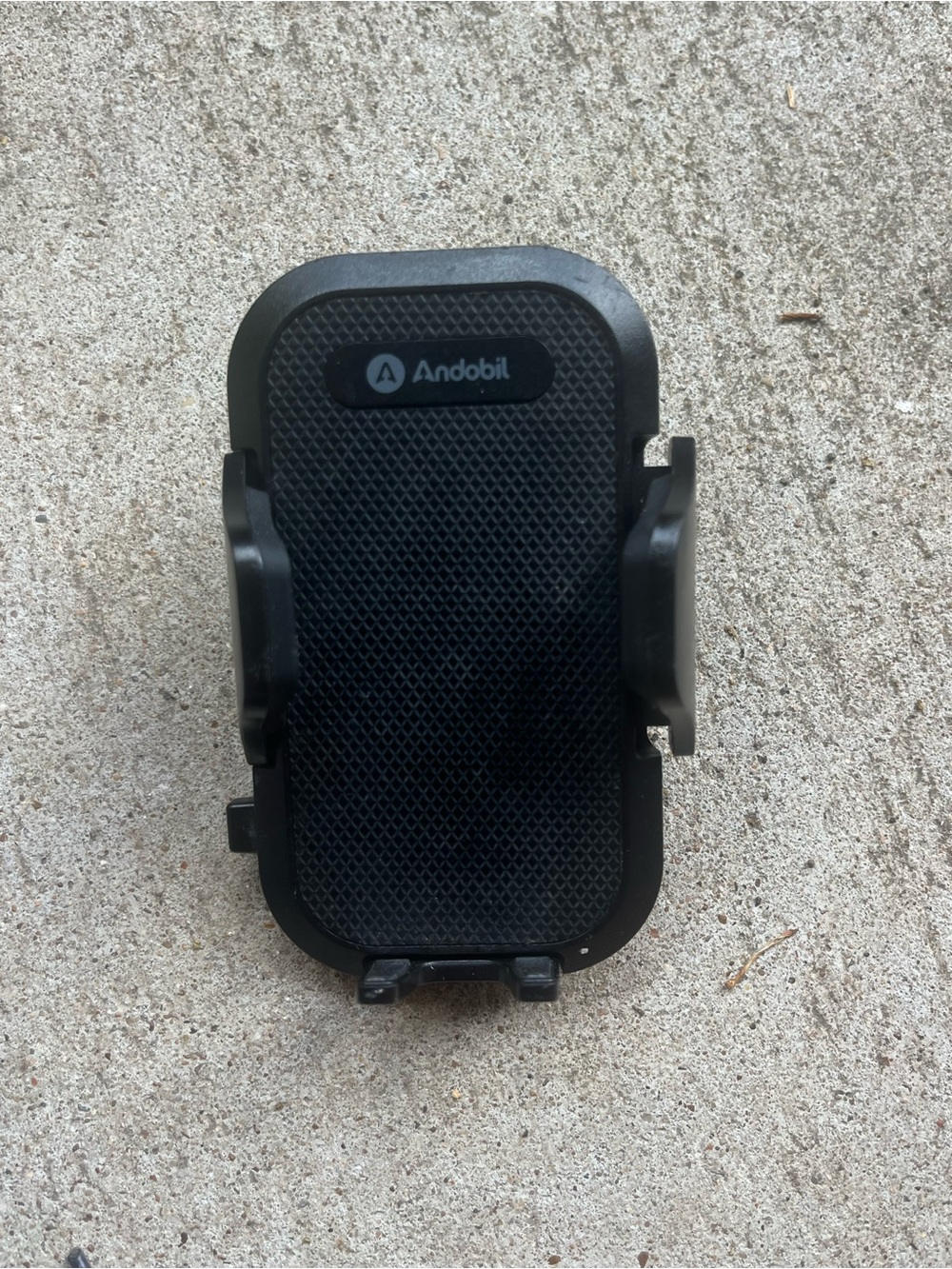 Black Universal Phone Car Mount with Adjustable Grip